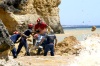 Cinco personas han perdido la vida en el desprendimiento de piedras ocurrido en la playa Maria Luísa del Algarve, en el sur de Portugal, muy visitada por turistas extranjeros.