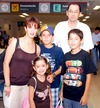 12082009 Carlos,Marisol,Marú, Alberto de León y Eduardo
Llaca, de vacaciones a Cancún.