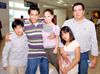 12082009 Carlos,Marisol,Marú, Alberto de León y Eduardo
Llaca, de vacaciones a Cancún.