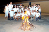 09082009 Niños que integraron los grupos Pumas y Jaguares, los acompañan sus maestros.