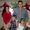 27082009 Fernando Escobedo Ochoa en su fiesta de ocho años junto a sus papás Adriana y Fernando, y su hermanita Bárbara.