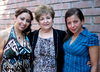 29082009 Lucy Jasso de Pérez junto a las organizadoras de su fiesta de canastilla: Hermila Jasso y Susana Jasso, así como su pequeña hija.