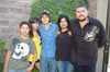 21082009 Alejandro Ramos en su cumpleaños en la compañía de sus papás Alejandro y Sabrina, hermanos Miguel y Sabrina.