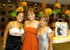04092009 Acompañan a la novia, su hermana Mariana del Bosque González y su mamá CP. Laura González de Del Bosque.