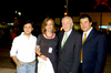 06092009 El homenajeado acompañado de su hija Marina, Alejandro García y Alejandro García Jr.