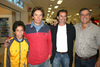 05092009 Marc, Philippe y Cédric Plouin fueron recibidos en el aeropuerto por Jacques Plouin.