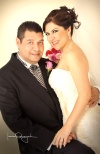 Srita. Guadalupe Sánchez Rodríguez, captada en una fotografía de estudio el
día de su boda con el Sr. Sergio Blanco Dorado.

Estudio Laura Grageda