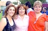 09092009 Vicky Valdés, Leticia Rivera y Edna Reyes, en la reunión de ex compañeros de la Pereyra.