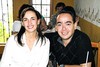 15092009 Carlos Ortiz Pong y Natalia Acevedo Ramos, disfrutando de su despedida de solteros.- Érick Sotomayor Fotografía