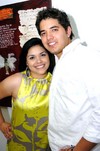 15092009 Carlos Ortiz Pong y Natalia Acevedo Ramos, disfrutando de su despedida de solteros.- Érick Sotomayor Fotografía
