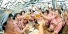 Los responsables de las grandes carpas cerveceras han prohibido a los reporteros de prensa fotografiar a borrachos y mujeres con los pechos al aire.