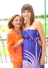 21092009 Karime junto a su hija Sharon.
