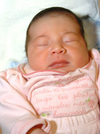29092009 Bien dormidita fue captada la tierna bebé de horas de nacida.