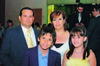 03102009 Ricardo Ferriño y Martha Treviño con sus hijos Diego y Alexa, disfrutaron de reciente festejo.