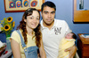 06102009 Alejandra Solís y su esposo César Martínez Medina con el pequeño Diego.