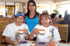 07102009 Zayne de Chibli acompañada de Griselda, Lety, Guadalupe y Mague.