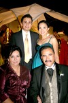 18102009 Margarita de Castillo y Gabriel Castillo, papás de la novia acompañados de su hija Isolda de Guerra y su yerno, Juan Fernando Guerra.