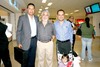 16102009 México. Juan Alberto Wong, Víctor López y la niña Ivana fueron despedidos por Ramiro García.