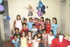 21102009 Rudy Walss Revueltas el día de su fiesta de quinto cumpleaños junto a sus papás Gabriela y Rodolfo, y sus hermanos.