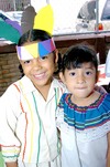22102009 Sandra Aldape con su hijo Miguel Montero.