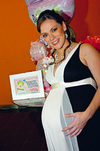 09102009 15 será mamá
 Odila Vargas de Fernández espera bebé y por tal motivo fue homenajeada.