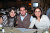 09112009 Amigos.  Elizabeth Martínez, Daniel Cepeda y Mariel Martínez.