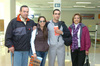 12112009 Cancún. Tere Ramírez y Miguel Ángel Compeán se fueron a disfrutar de su luna de miel y fueron despedidos por Ernesto Compeán y Nora Ramírez.