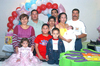 19112009 Sayana Estefanía Carrillo Quintero rodeada de sus seres queridos en su fiesta de cumpleaños.