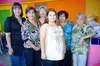 21112009 Ivonne Reyes de Cuevas rodeada de algunas damas asistentes a la fiesta de canastilla organizada en su honor.