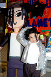 25112009 Carlos Gabriel Romero García se divirtió en su fiesta vestido como Michael Jackson.