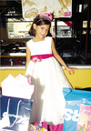 01122009 Diana Maribel Garza Saucedo lució muy linda en su fiesta de siete años de edad.
