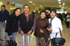 01122009 Puebla. Guillermo Flores fue bienvenido por sus amigos y familiares.