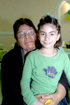 04122009 Jade Isabella Lastra Zermeño en su cumpleaños número dos acompañada de sus papás Georgina Zermeño de Lastra y Jorge Lastra.