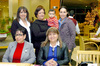 05122009 Conchis Borrel, Carmen Barrios, Mena Rodríguez, Gloria García, Alicia Favila y el pequeño Marcelo Rodríguez.