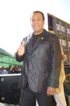 04122009 El cantante Carlos Cuevas estuvo presente en la inauguración.