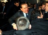 Antes de ser golpeado, Berlusconi había atacado nuevamente a la magistratura, y las fuerzas del orden intervinieron para evitar enfrentamientos entre seguidores y opositores del jefe de gobierno, de 73 años de edad y que enfrenta varios juicios por corrupción.