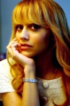 La actriz estadounidense Brittany Murphy, destacada por su trabajo en televisión y cine, ámbitos en los que tiene un legado de títulos como 'Blossom', 'Drexell's class' o 'Cosas de hermanas' e 'Inocencia interrumpida', '8 millas' y 'Sin city', respectivamente, murió a los 32 años.