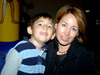25122009 Emilio Trejo con su mamá Gladis de Trejo.