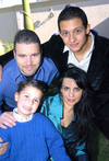 28122009 Unión familiar. Jorge Arenal Moreno y Angie de Arenal con sus hijos Jorge, Rod y María Ángela.