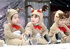 29122009 Contentos, los chiquitines cantaron piezas musicales de Navidad.