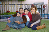 27122009 En familia.  Laura Macías de Garza con sus  hijos Diego y Andrés Garza.