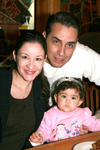 07012010 Ricardo y Mary con sus hijos Ricky y Mariana. EL SIGLO DE TORREÓN/ÉRICK SOTOMAYOR