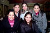 12012010 Amigas. Isabel Fuentes, Chío Aguilera, Carmen Fuentes, Diana Acosta y Claudia Navarro.