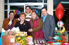 14012010 Alejandra de Herrera el día de su cumpleaños junto a Enrique González Guzmán, María del Carmen Limones, Héctor Herrera Jr. y Héctor Herrera.