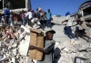 El 70 por ciento de los edificios en 15 zonas de Puerto Príncipe ha quedado destruido por el devastador terremoto que asoló el país hace tres días.