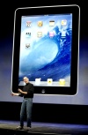 El iPad es un híbrido entre un ordenador y un teléfono inteligente.