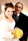 03012010 Profra. Carmen Ibarra Alvarado y Profr. Raymundo Hernández Cháirez cumplieron 31 años de casados. Renovaron sus votos en la parroquia del Sagrado Corazón el sábado 19 de diciembre de 2009.- Estudio Sandoval