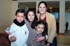30012010 Familia. Natalia Vargas, Jorge Vargas, Nadia Sánchez y Olga Sánchez.