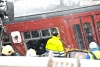 La fuerza del choque causó que un tren se encimara al otro y desgarrara los costados metálicos.