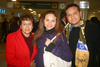 20022010 Israel. Miriam Miranda Valdés viajó a Tierra Santa y fue despedida por su mamá Diamantina y su hermano Gustavo.